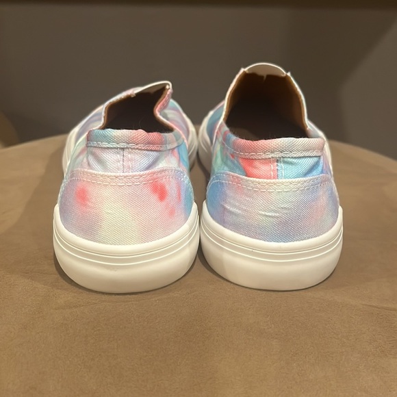 DV 7.5 slip on rainbow shoes - Picture 3 of 4